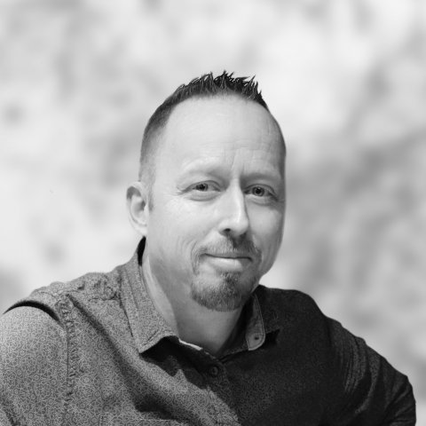 Ted Lammers, tinnitus-ervaringsdeskundige en communicatiespecialist bij de Tinnitus Academie met passie voor betrokkenheid